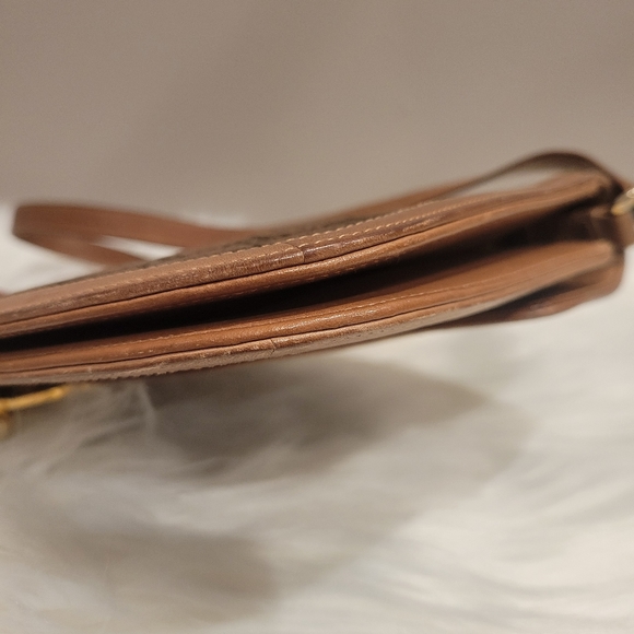 Authentic Vintage Gucci Horseshoe Shoulder Bag - Picture 9 of 13